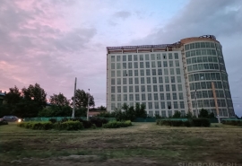 Гостиницу-недострой «Хилтон» у омского Телецентра решили законсервировать