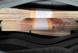 Бывшего студента ОмГУ обвиняют в посредничестве в крупных взятках преподавателю