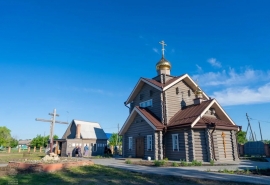 В Омской области в строящемся монастыре освятили храм в честь иконы Божией Матери «Троеручица»