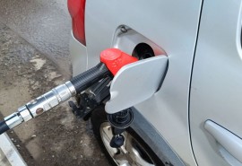 Бензин в Омске подорожал на 1 рубль