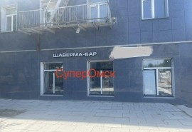 Стала известна дата открытия шаурмичной в здании легендарного омского кинотеатра «Космос»