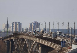 На мосту у омского Телецентра нашли трещину