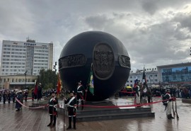 «Теперь точно не укатится»: в Омске открыли площадь Бухгольца с новым шаром «Держава»