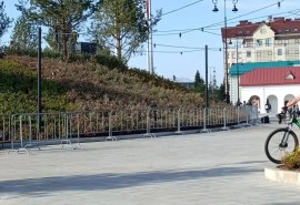 Мэрия придумала защиту от истребителей клумб у омского фонтана