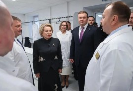 Матвиенко и Хоценко оценили мощности омского госпиталя для ветеранов войн