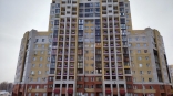 Жители омской многоэтажки «подняли» флаги в поддержку спецоперации на Украине