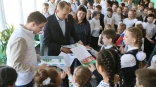 Герой России поздравил омских школьников с Днем возвращения Крыма