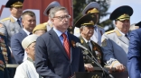 В Омске на параде Победы Бурков объяснил решение президента по Украине