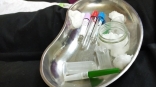 В Омске ребенку после неудачного лечения пришлось под наркозом удалять зубы