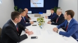 Новосибирский губернатор подписал первые соглашения о сотрудничестве в рамках Петербургского международного экономического форума – 2022