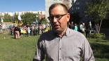 Депутат ОГС Дмитрий Сахань помог в организации праздника во дворе многоэтажки на Менделеева