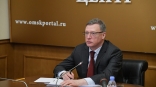 Бюджетникам Омска и области планируют поднять зарплаты