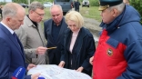 Вице-премьер Виктория Абрамченко похвалила Омскую область за работу с погорельцами