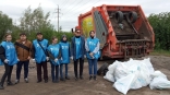 Региональный оператор «Магнит» помог волонтерам в уборке озера Чередового