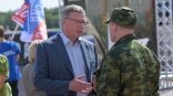 Губернатор Бурков обратился к отправившимся в Донбасс омичам
