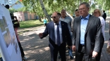 Губернатор Бурков оценил ход благоустройства Ленинского округа Омска
