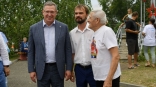 Губернатор Омской области приехал с поздравлениями на юбилей поселка Берегового