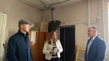 В Омске активисты «Единой России» проверили ход работ по капремонту общежития аграрного университета