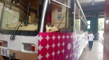 В Омске украсили автобусы к 200-летию региона