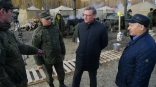 Омский губернатор Бурков оценил условия пребывания мобилизованных в Черемушках
