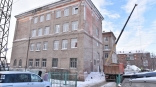 Из-за пустот в стене омской гимназии № 88 грозит обрушение