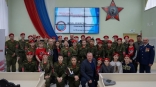 Военнослужащие вручили омским школьникам медали