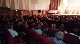 Депутат подарил трудовым коллективам из области вечер в омском театре