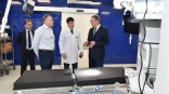 Губернатор Бурков посетил новый многопрофильный медцентр в Омске