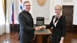 Губернатор Бурков дал оценку новому руководителю омского отделения Сбера Корневой