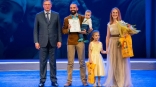 В Омской области начали принимать заявки на ежегодную премию губернатора «Семья года»