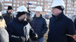 Бурков и Долматов побывали на площадке строительства школы в Ясной Поляне