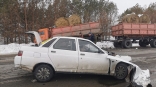 В Омской области водитель скончался в жуткой аварии с груженным тюками сена КамАЗом