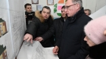Омскому губернатору Буркову показали проект школы в Малой Биче