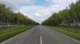 В Омске завершают ремонт дороги, на состояние которой регулярно жаловались жители