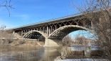 У Горбатого моста в Омске треснула опорная арка