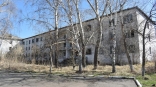 В Омской области выставили на продажу бывшее общежитие педколледжа в Таре