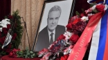 Виталий Хоценко пообещал увековечить память о Владимире Варнавском в Омской области