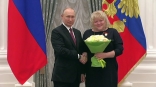 Владимир Путин вручил омскому учителю высокую награду