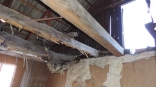 В Омске власти оперативно решили проблему с жильем семьи из дома с обвалившимся потолком