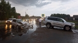 В жуткой аварии на Кондратюка в Омске разбились односельчане
