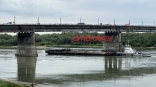 Художник Шаров прояснил смысл надписей на опорах омского Ленинградского моста