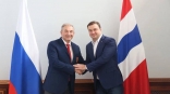 Стали известны подробности встречи главы Омской области Хоценко с президентом ФХР Третьяком