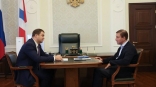 Хоценко и Турчак обсудили ход строительства социальных объектов в Омской области