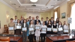 20 омских школьников получили стипендию в 4 тысячи рублей от мэра Шелеста