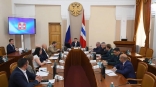 Омский губернатор Хоценко призвал усилить меры поддержки госпрограммы по переселению соотечественников из-за рубежа