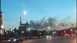 Над Омском растянулся черный дым из-за пожара возле аэропорта