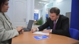 Омский губернатор Виталий Хоценко поставил подпись в поддержку выдвижения Владимира Путина