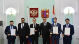 Пятеро омских молодых ученых получили премии из рук губернатора Виталия Хоценко