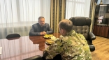 Геннадий Долматов встретился с геройски сражающимся на СВО бойцом из Омского района