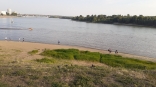 В райцентре на юге Омской области организуют пляж для рыбаков
